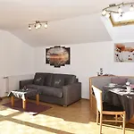 Haus Sonnenschein * מריהפאר